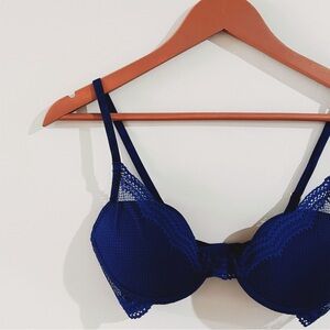 pepper | signature all you bra in navy ↷